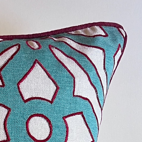 ZGallerie Cover 22" x 22"NWOT. - Picture 3 of 3